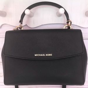 Micheal kors black bag